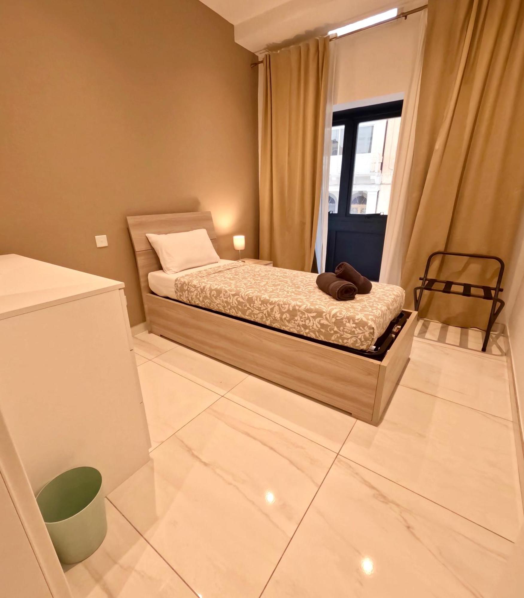 Modern Apartment In St Julian'S Malta, With Breathtaking Views Of Spinola Bay Saint Julian's Exterior photo