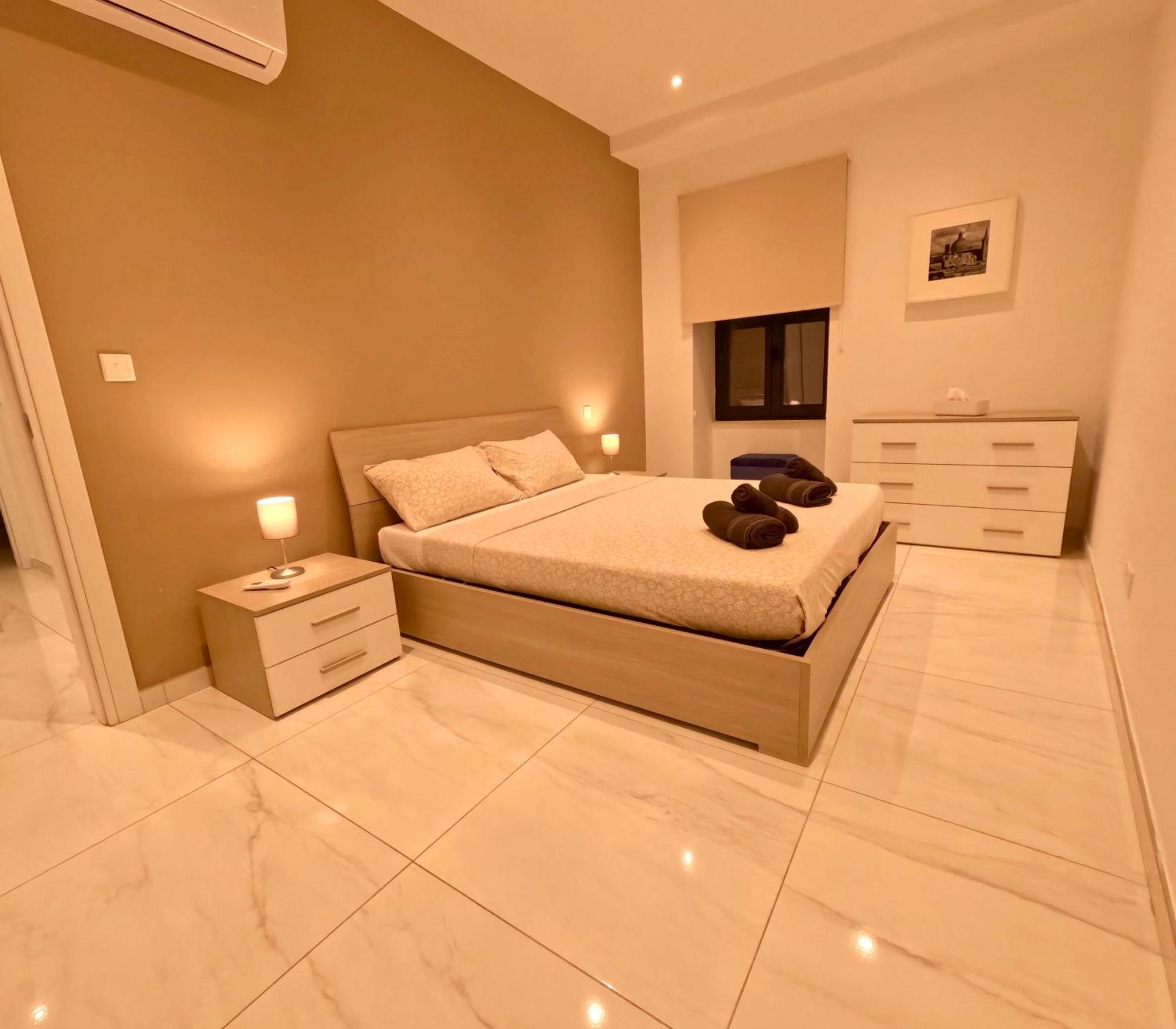 Modern Apartment In St Julian'S Malta, With Breathtaking Views Of Spinola Bay Saint Julian's Exterior photo